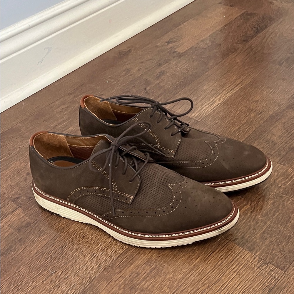 Men's Brown Dress Shoes. Johnston & Murphy.